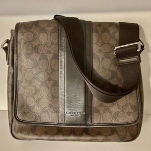Coach Messenger Signature Bag
